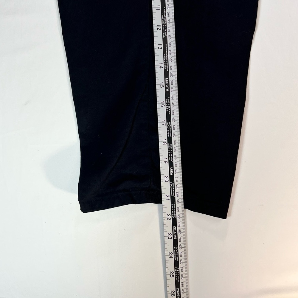 Women’s Lee Black Cropped Cargo Pants - Picture 4 of 10